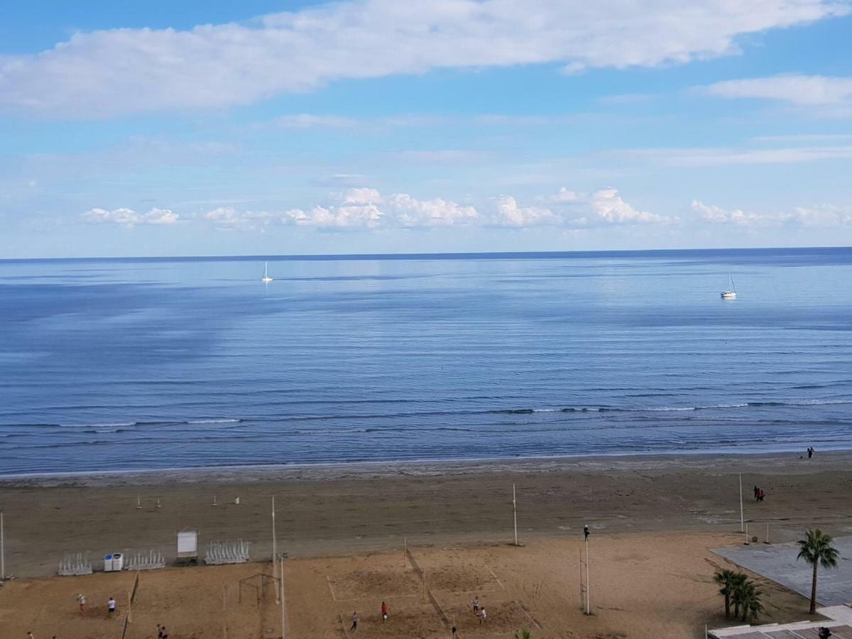 Finikoudes Luxury Apartments Larnaca Luaran gambar