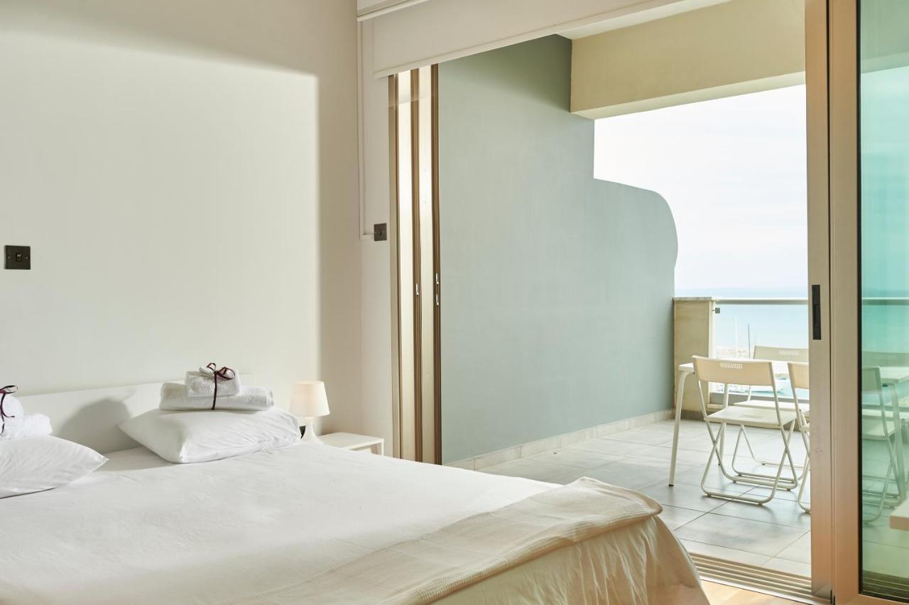 Finikoudes Luxury Apartments Larnaca Luaran gambar